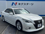 CROWN sedan hybrid