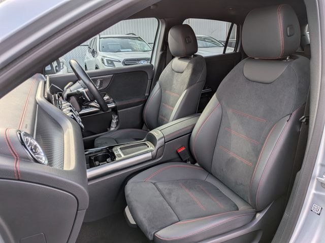 MERCEDES BENZ EQA