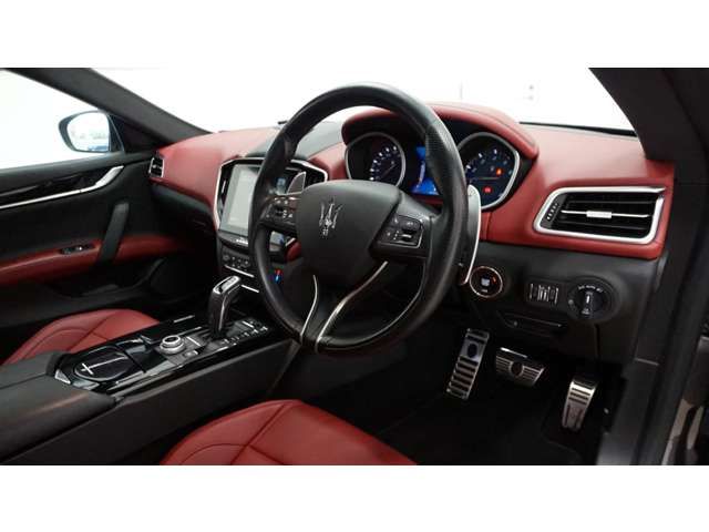 MASERATI GHIBLI Sedan