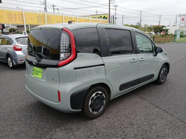 SIENTA HYBRID