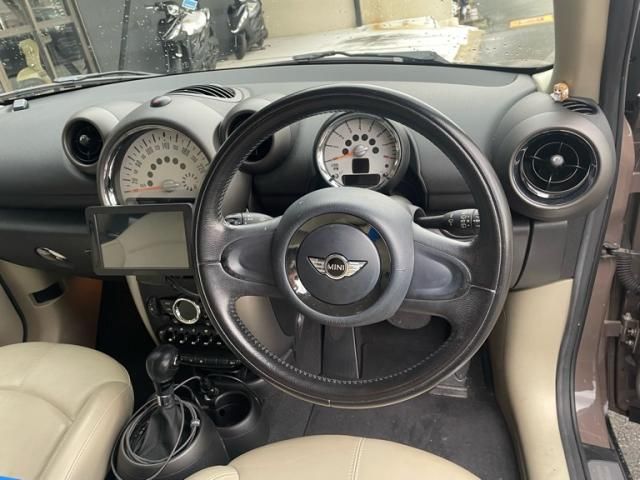 BMW MINI COOPER CROSSOVER