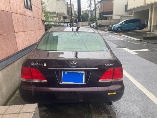 CROWN sedan