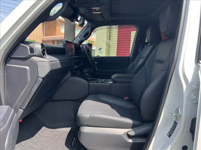 LANDCRUISER 250