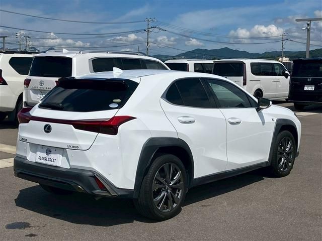 LEXUS UX200