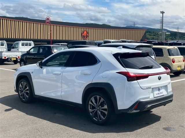 LEXUS UX200