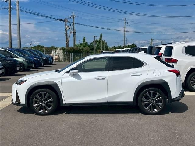LEXUS UX200