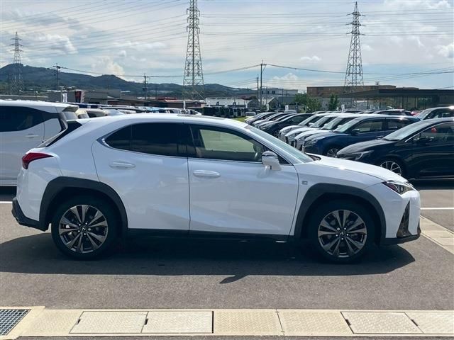 LEXUS UX200