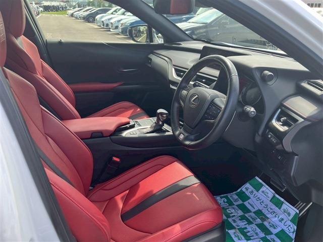 LEXUS UX200