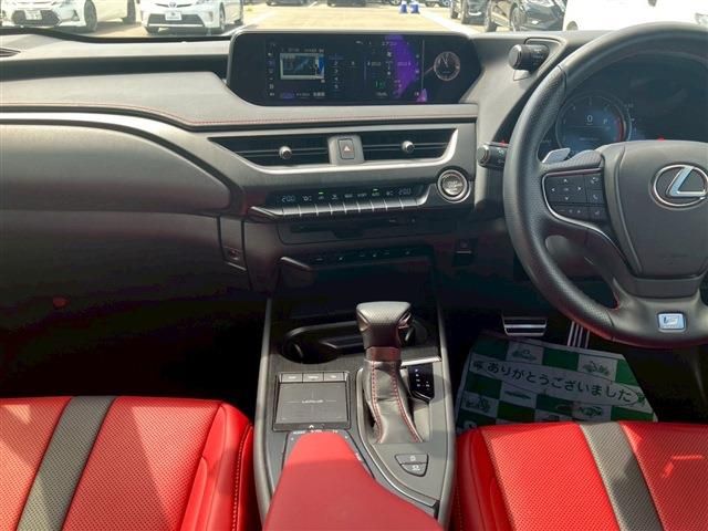 LEXUS UX200