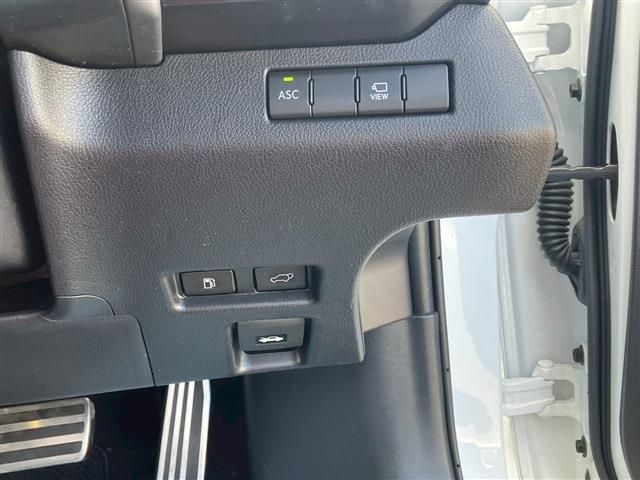 LEXUS UX200