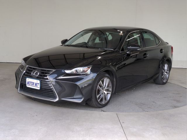 LEXUS IS200t
