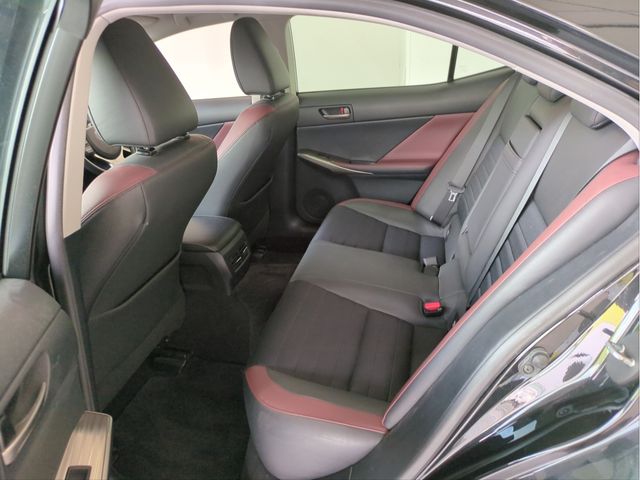 LEXUS IS200t
