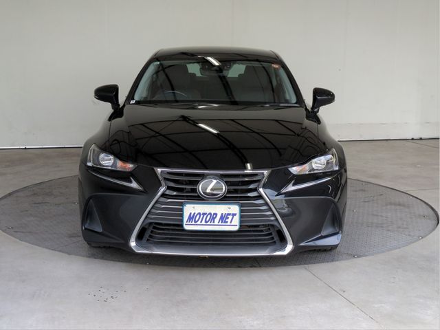 LEXUS IS200t