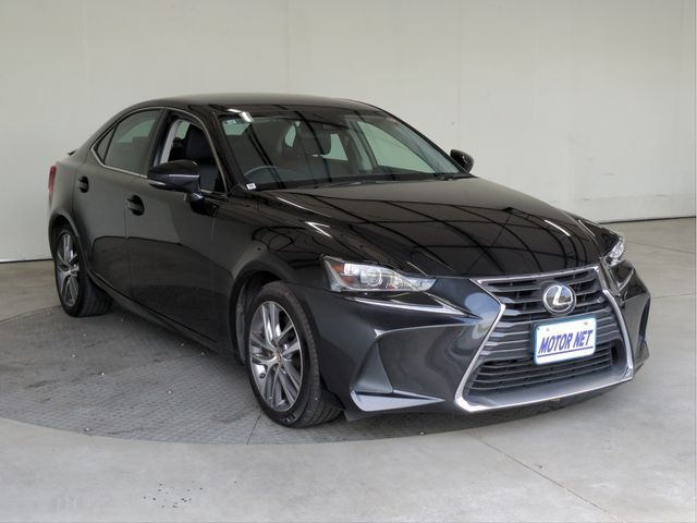 LEXUS IS200t