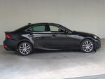 LEXUS IS200t