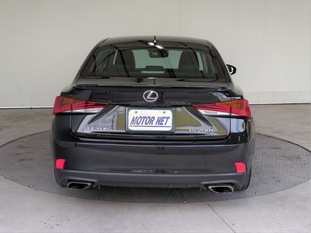 LEXUS IS200t