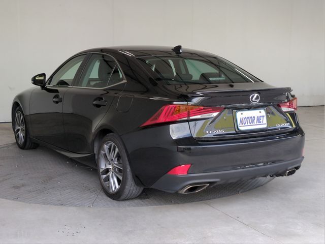 LEXUS IS200t