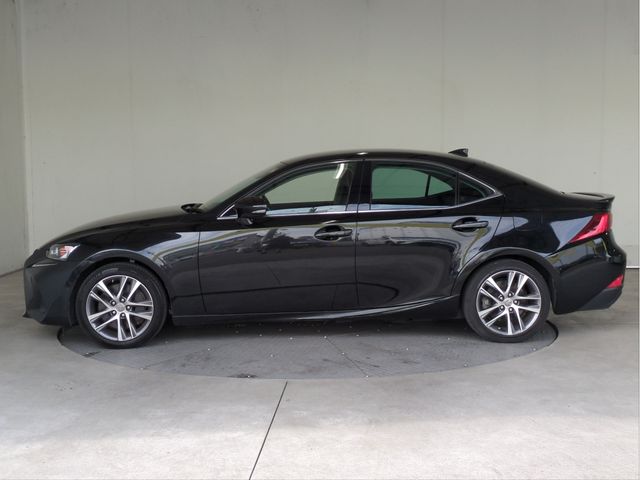 LEXUS IS200t
