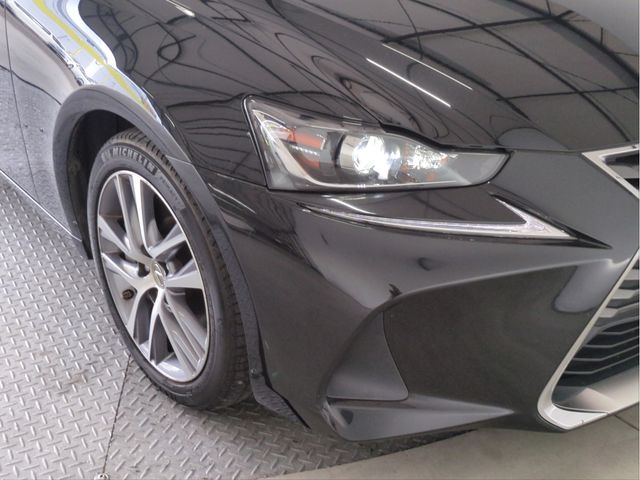 LEXUS IS200t