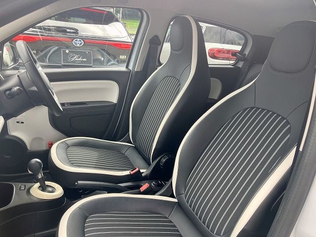 RENAULT TWINGO
