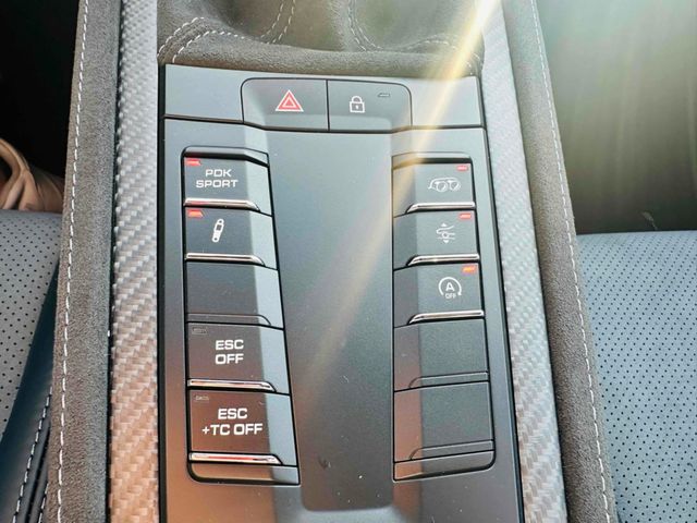 PORSCHE 718CAYMAN