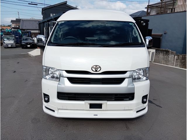 HIACE COMMUTER