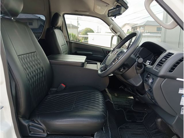 HIACE COMMUTER