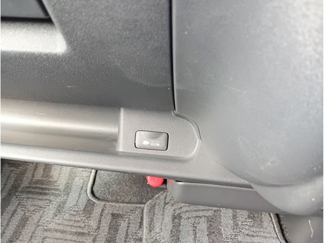HIACE COMMUTER