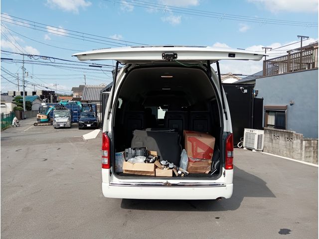 HIACE COMMUTER
