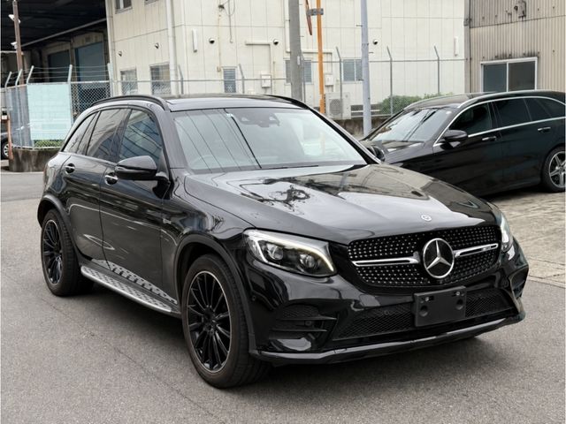 MERCEDES AMG GLCclass