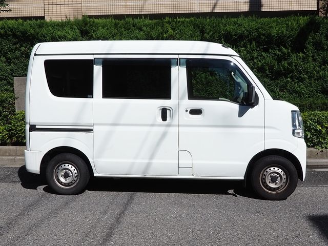 MINICAB van