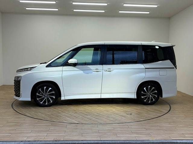 VOXY HYBRID