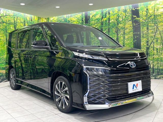 VOXY HYBRID