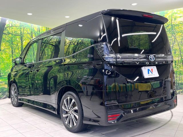 VOXY HYBRID