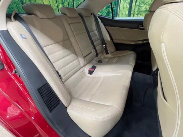 LEXUS IS300h
