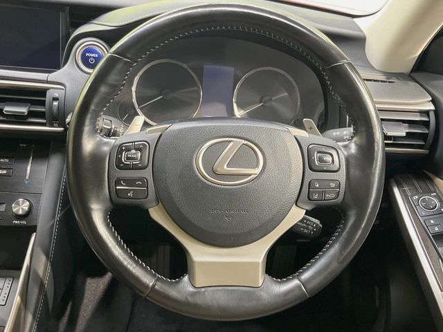 LEXUS IS300h