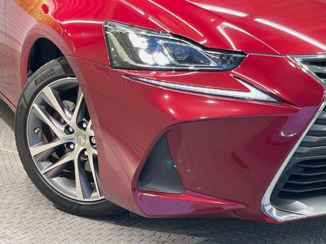 LEXUS IS300h