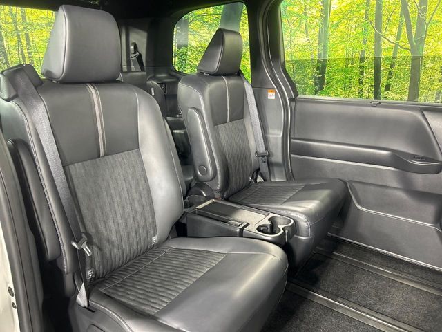 NOAH HYBRID 4WD