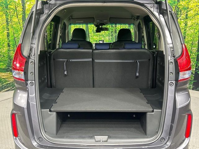 FREED plus HYBRID 4WD