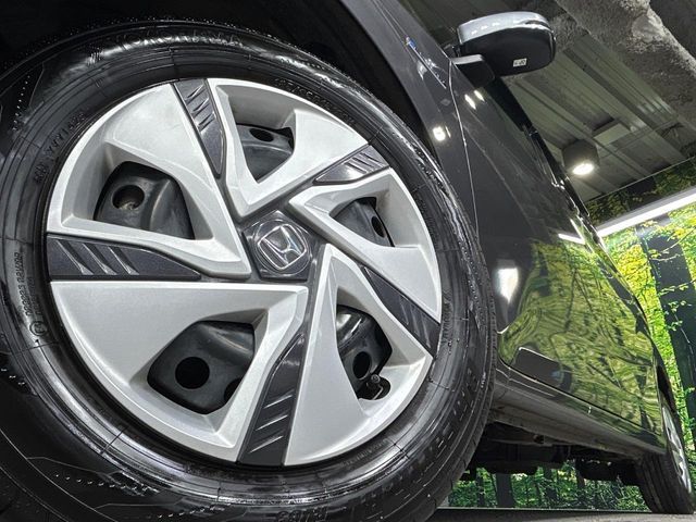 FREED plus HYBRID 4WD