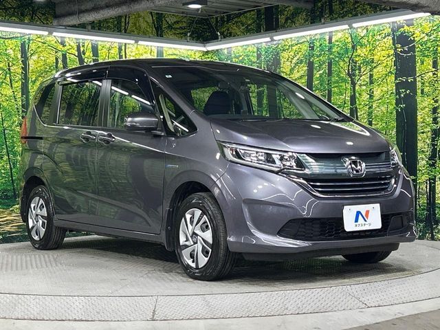 FREED plus HYBRID 4WD