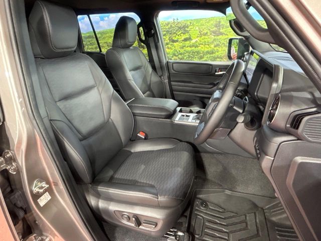 LANDCRUISER 250