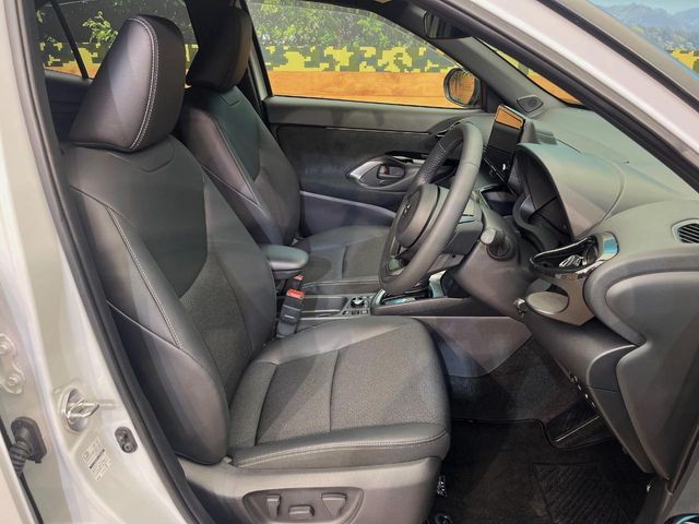 YARIS CROSS HYBRID
