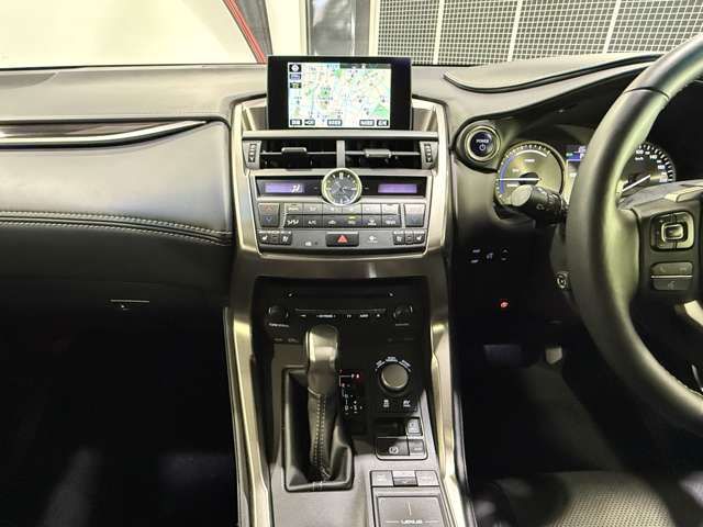 LEXUS NX300h AWD