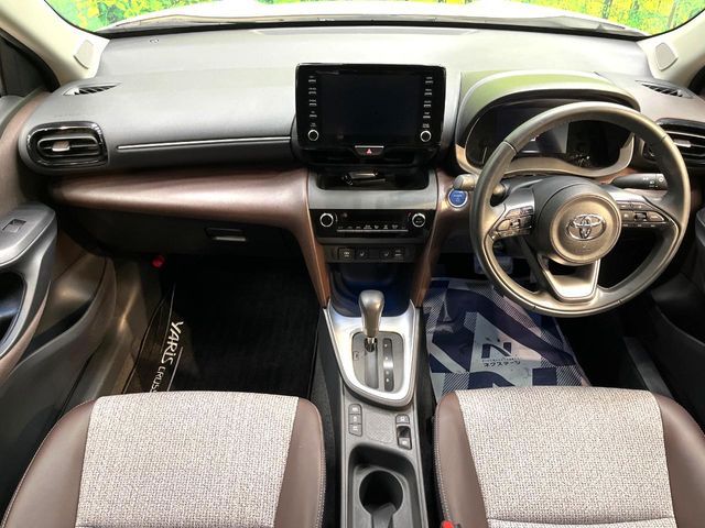 YARIS CROSS HYBRID
