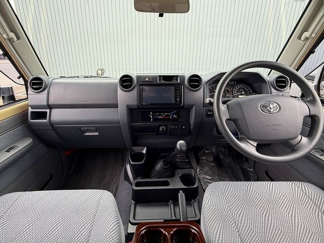 LANDCRUISER PICKUP