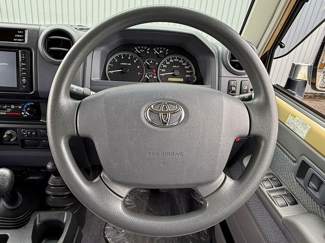 LANDCRUISER PICKUP