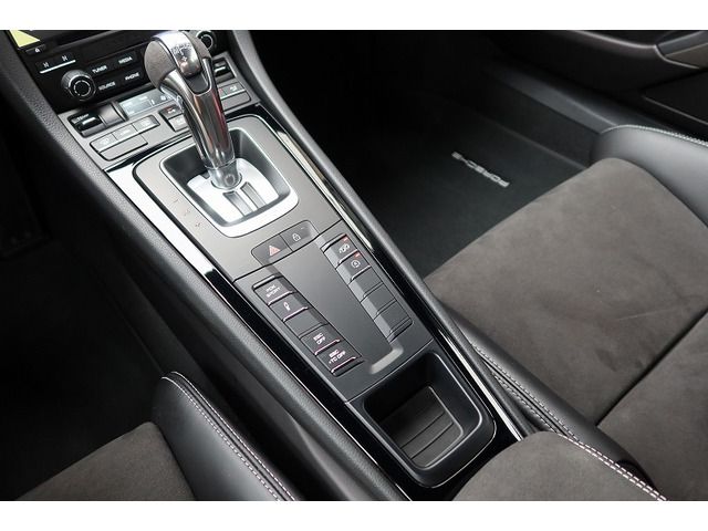 PORSCHE 718CAYMAN