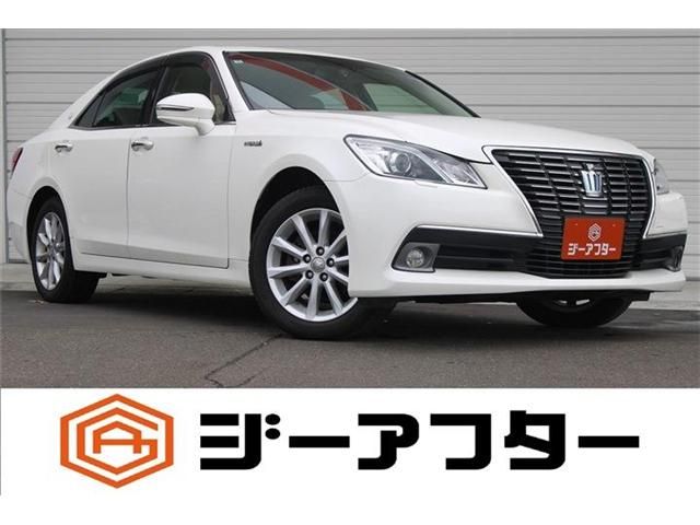 CROWN sedan hybrid 4WD