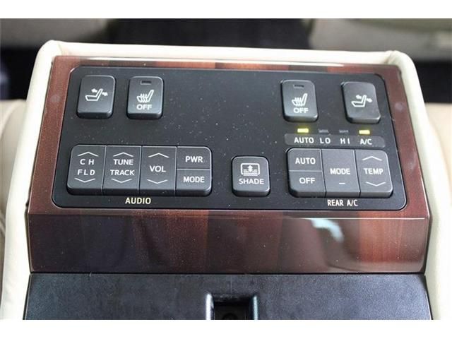 CROWN sedan hybrid 4WD